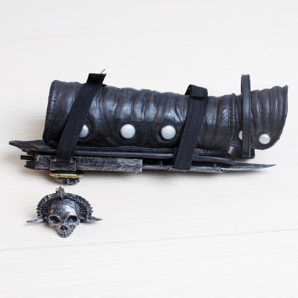 Прихований клинок Assassin's Creed Піратська дитяча іграшка Едвард Кенвей Black Flag Чорний прапор зброя з прихованим лезом