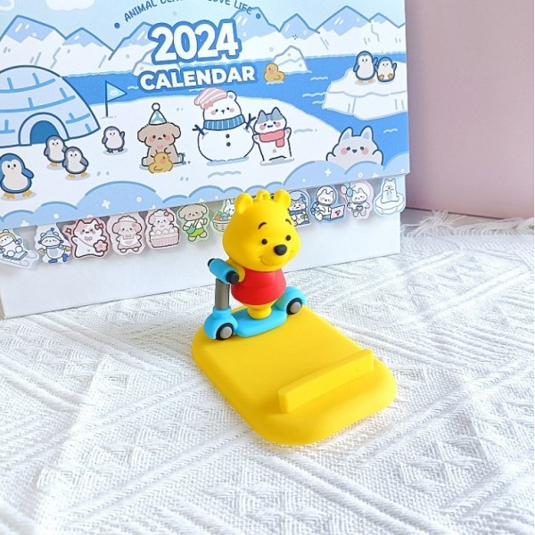 Підставка для телефону Вінні Пух на самокаті настільна підставка тримач для мобільного телефону